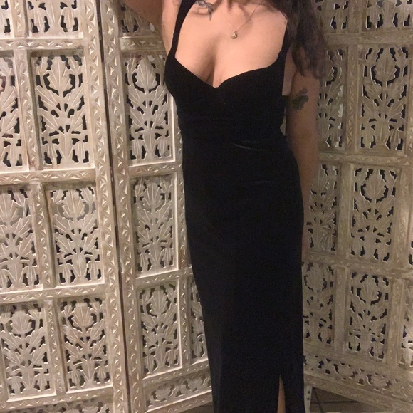 Black Velvet Slit Skirt - Picture 6 of 6
